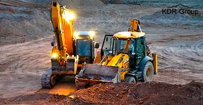 Разработка грунта в котловане экскаватором