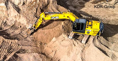 Рытье котлована экскаватором